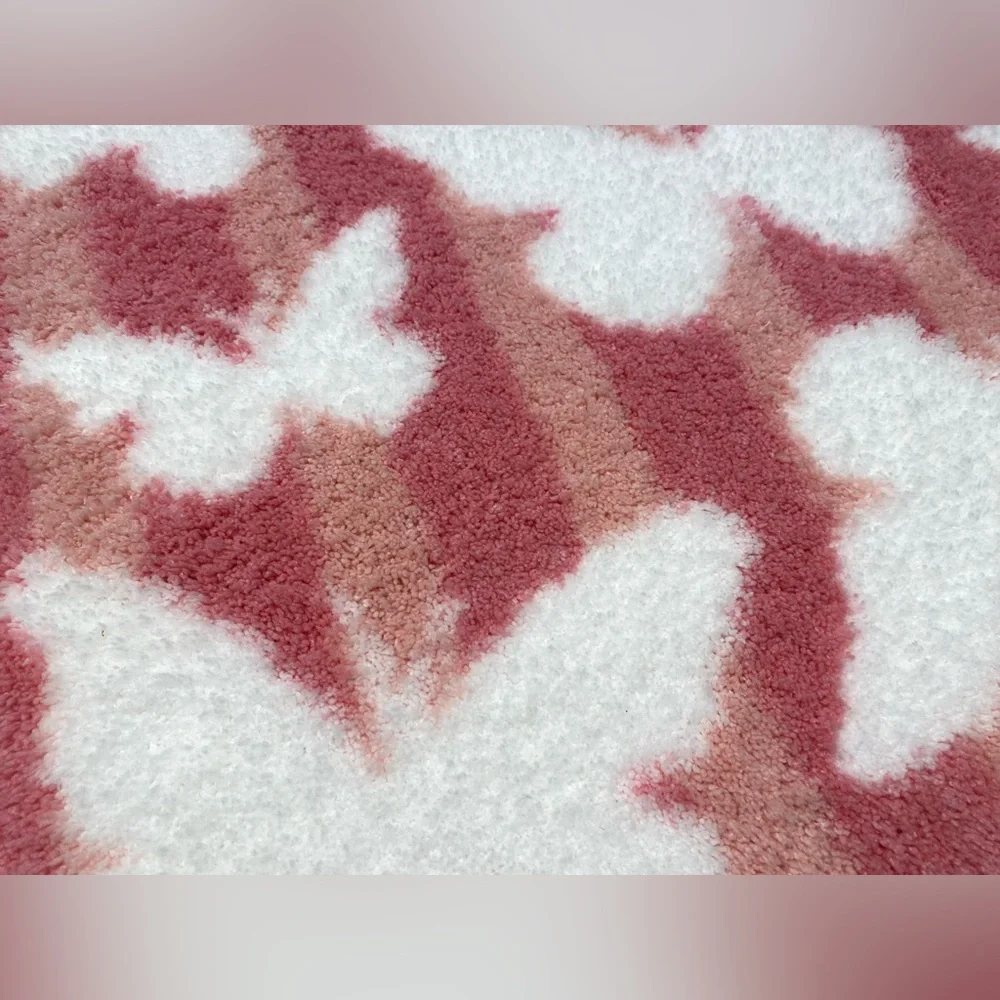 Solemates ❤️ Butterfly Super Soft Cozy Bath Rug 20x32” Pink/White NWT
